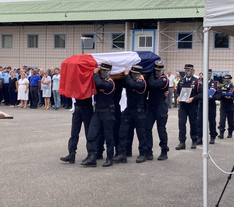 Un hommage du GIGN et des forces armées au maréchal des logis-chef Arnaud Blanc