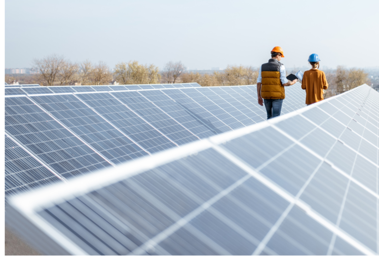 Inauguration d'une ferme photovoltaïque à Petit-Canal