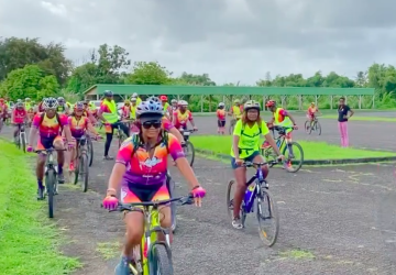 Martinique - Une randonnée de 200 femmes en VTT.