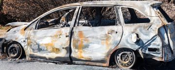 Deux corps calcinés dans une voiture brûlée